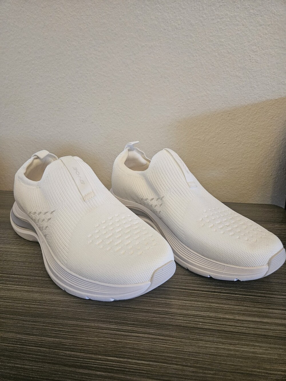 Easy Spirit x Denise Austin Easypace SOEASY™ EMOVE Sneakers Size 10 new Ivory